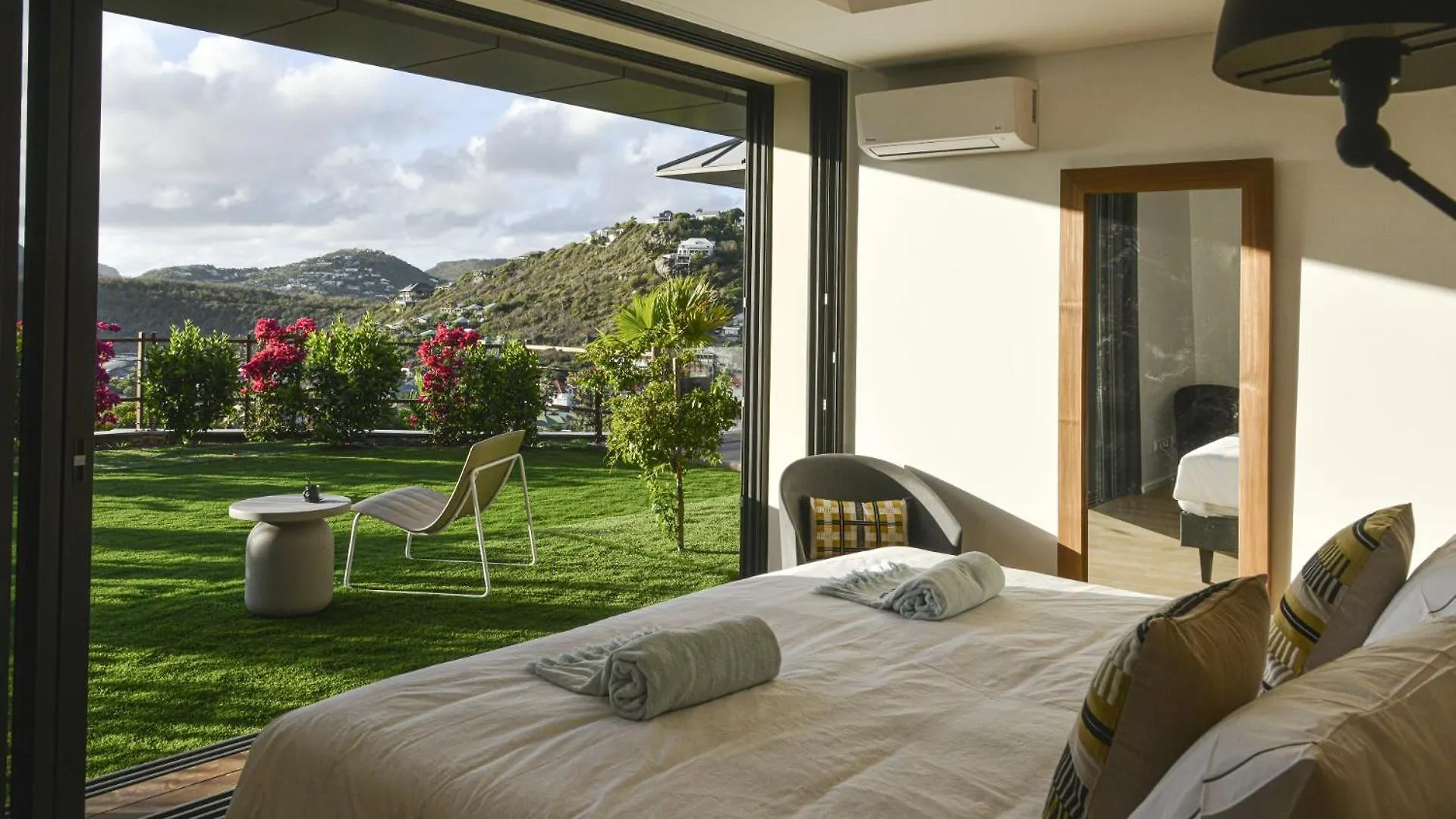 Magnificent Villa Infront Of The Bay And Hills St. Barthelemy