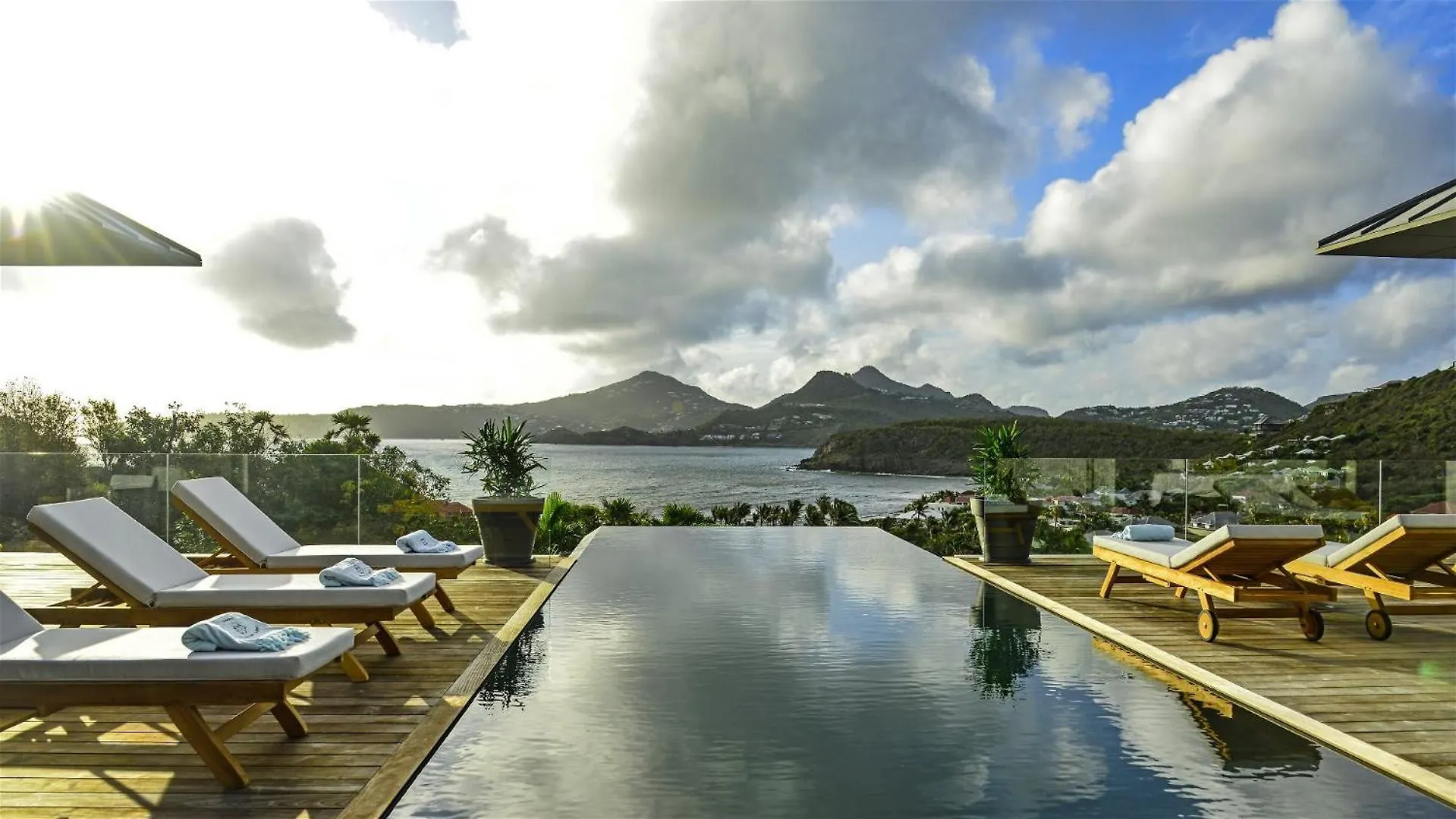 Magnificent Villa Infront Of The Bay And Hills St. Barthelemy Saint-Barthelemy