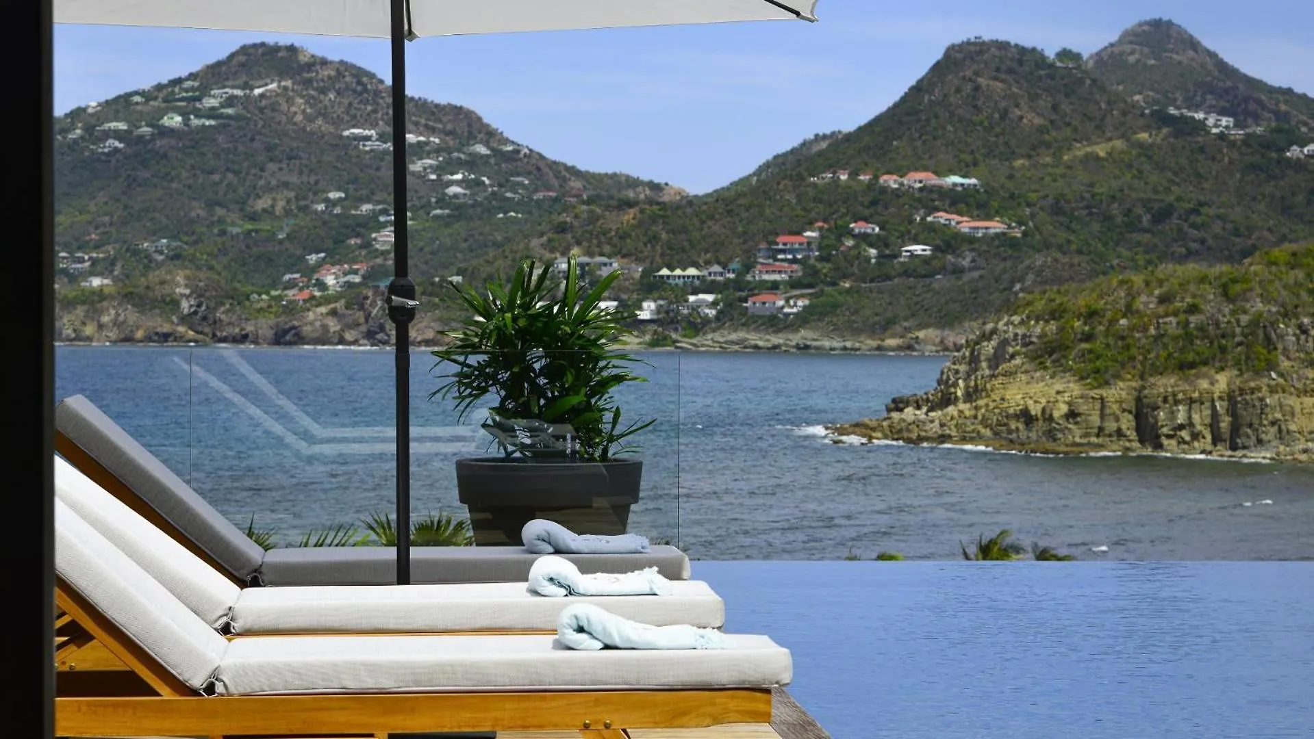 Magnificent Villa Infront Of The Bay And Hills St. Barthelemy 0*,