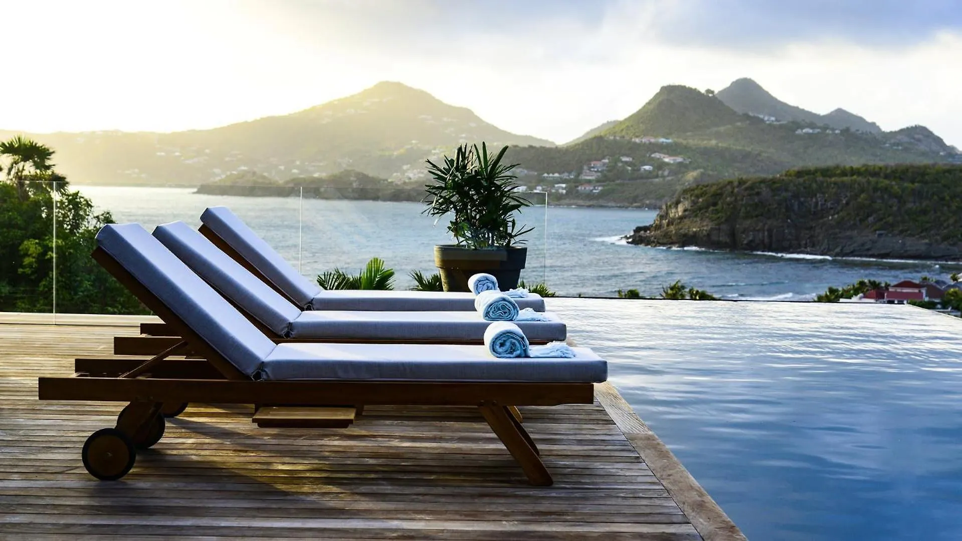 Magnificent Villa Infront Of The Bay And Hills St. Barthelemy Saint-Barthelemy