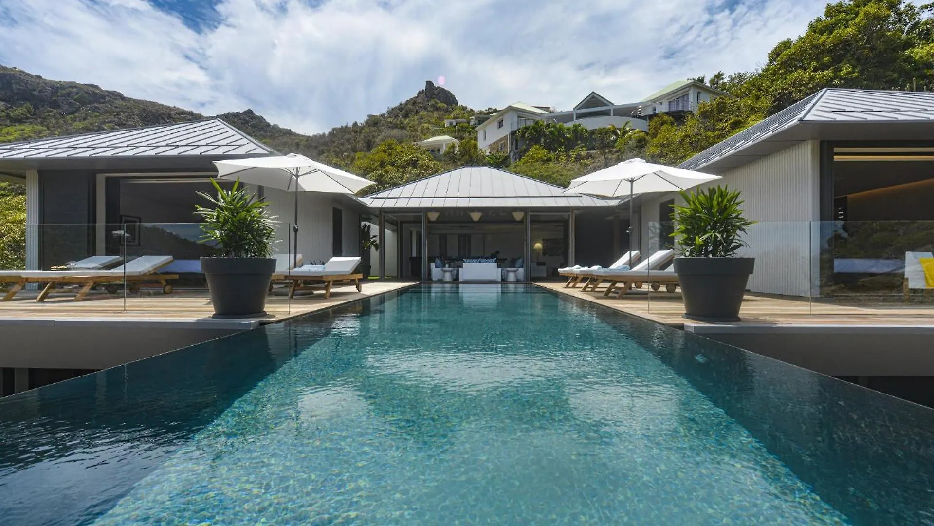 Magnificent Villa Infront Of The Bay And Hills St. Barthelemy 0*,