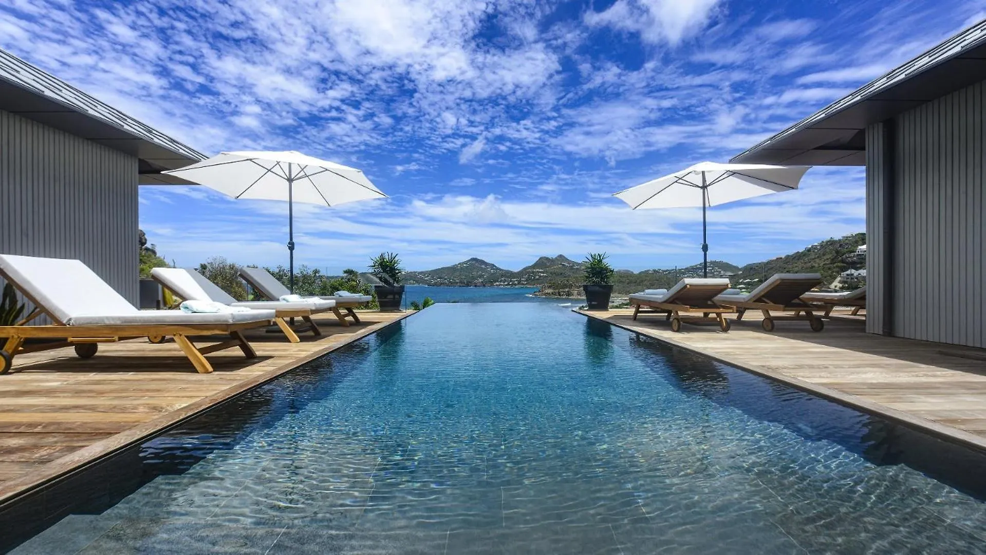 Magnificent Villa Infront Of The Bay And Hills St. Barthelemy
