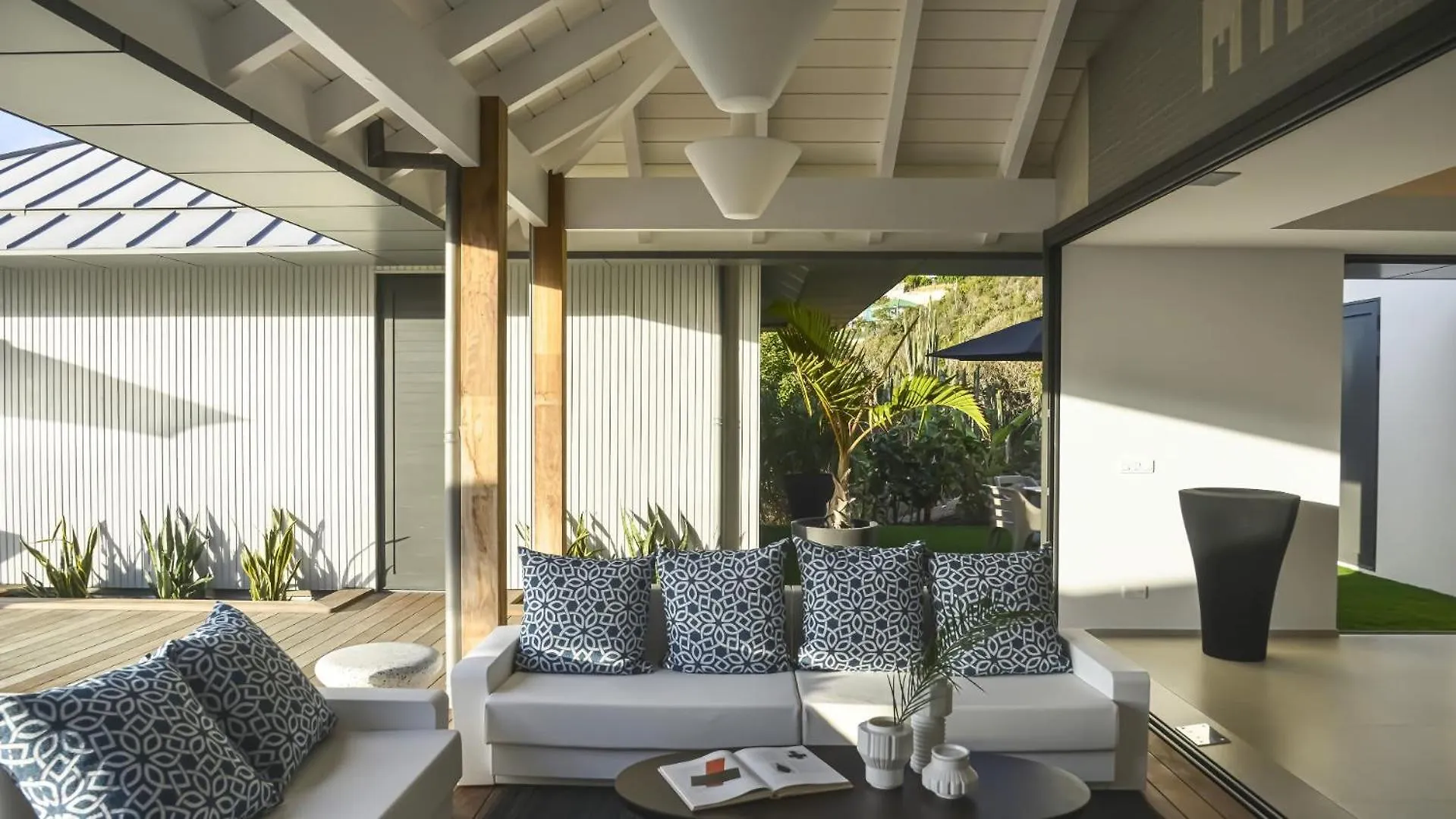 Magnificent Villa Infront Of The Bay And Hills St. Barthelemy